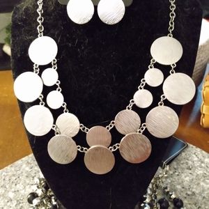 Paparazzi silver circles*Beautiful* set